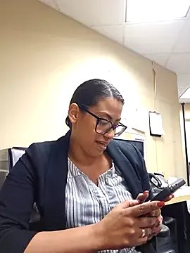 Freechat Nikkierosee on StripChat