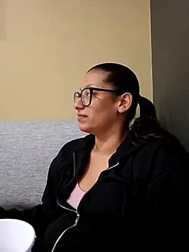 Freechat Nikkierosee on StripChat