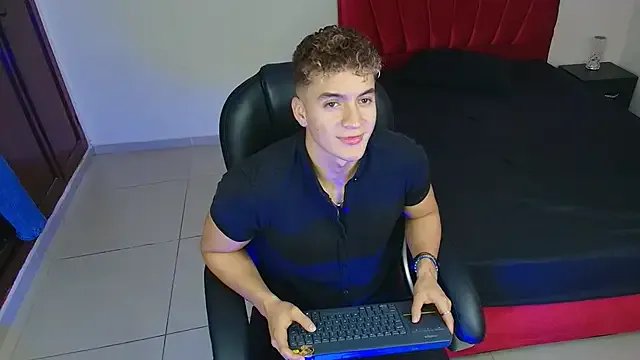 Private paull_george on StripChat