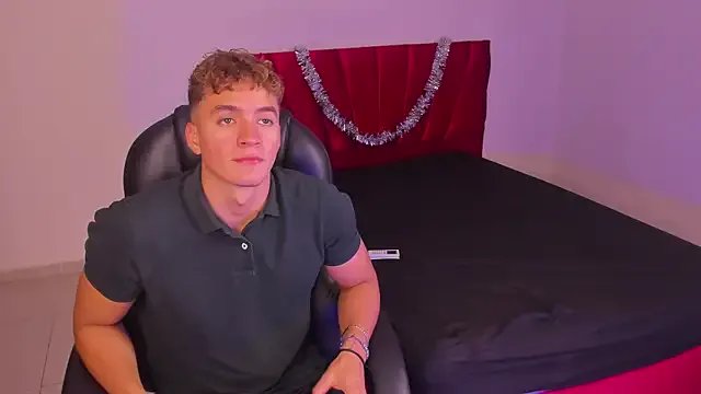 Private paull_george on StripChat