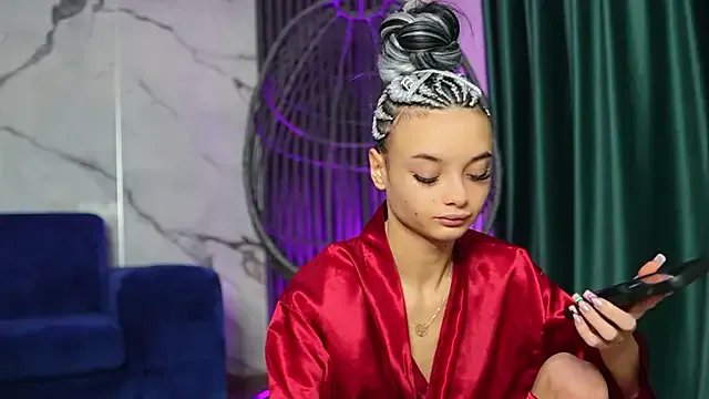 Freechat RachelRavee on StripChat