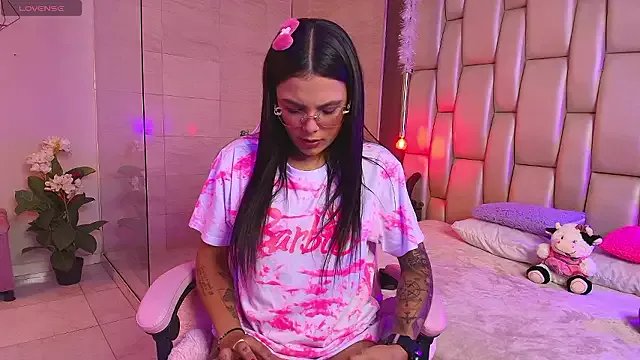 Freechat Shasa_8 on StripChat