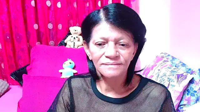 Freechat SLUTTYROXY on StripChat