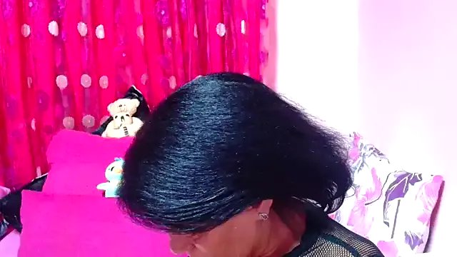 Freechat SLUTTYROXY on StripChat