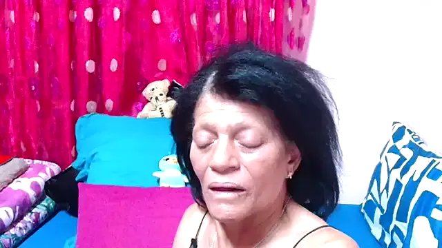 Freechat SLUTTYROXY on StripChat