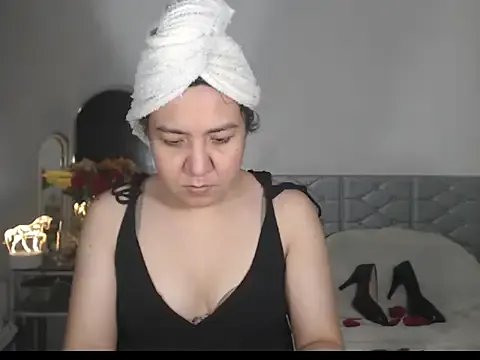 Freechat stellahugeX on StripChat