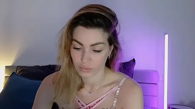 Freechat SweetDarling7 on StripChat