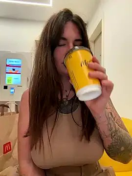 Freechat TattooGirlAlia on StripChat