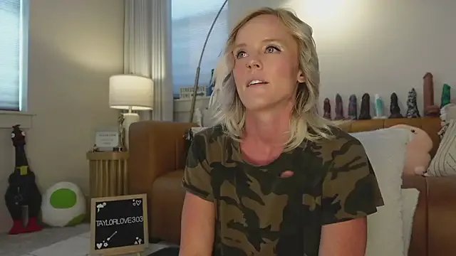 Freechat Taylorlove303 on StripChat