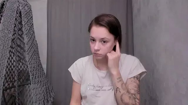 Freechat why_again_me on StripChat