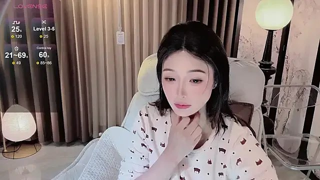 Group Yaikun0-0 on StripChat