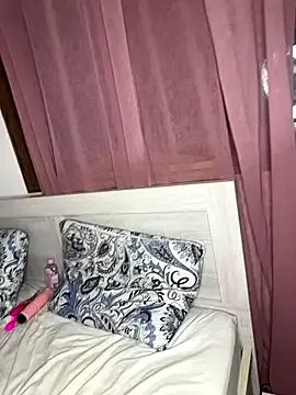 Freechat YourRussianGirl on StripChat