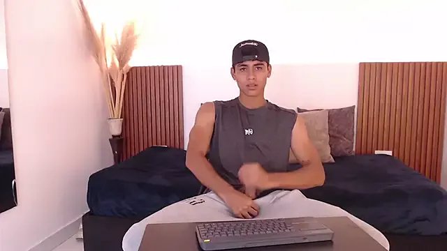 Freechat zander_2120 on StripChat